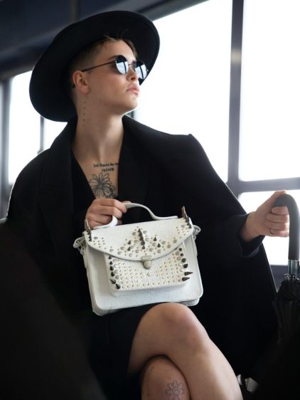 Mademoiselle George Black Edition - Wit