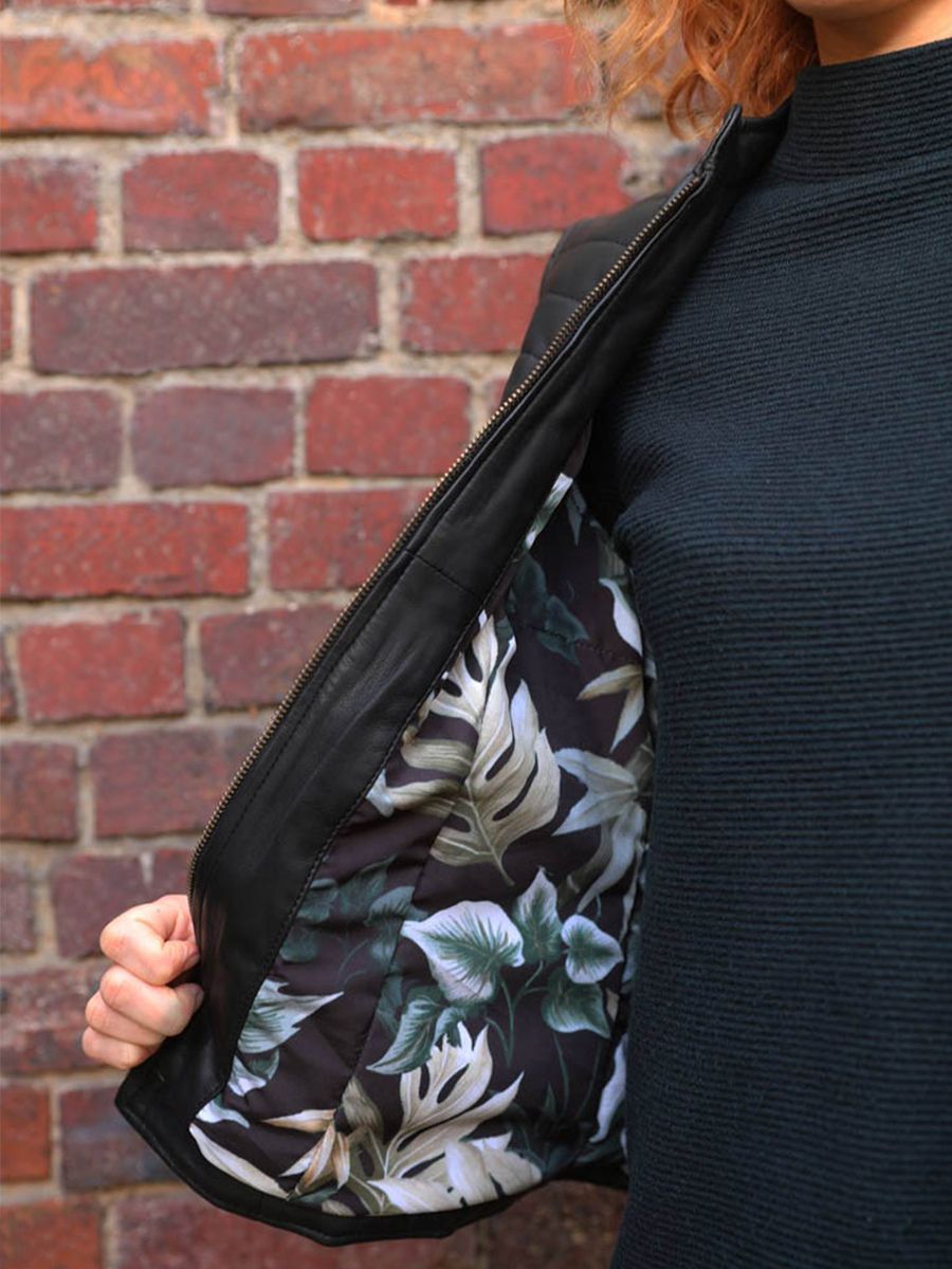 photo-vUE-de-dos-doudoune-femme-en-cuir-noir-ladoudoune-femme-noir-paul-marius-wcw-b-xs