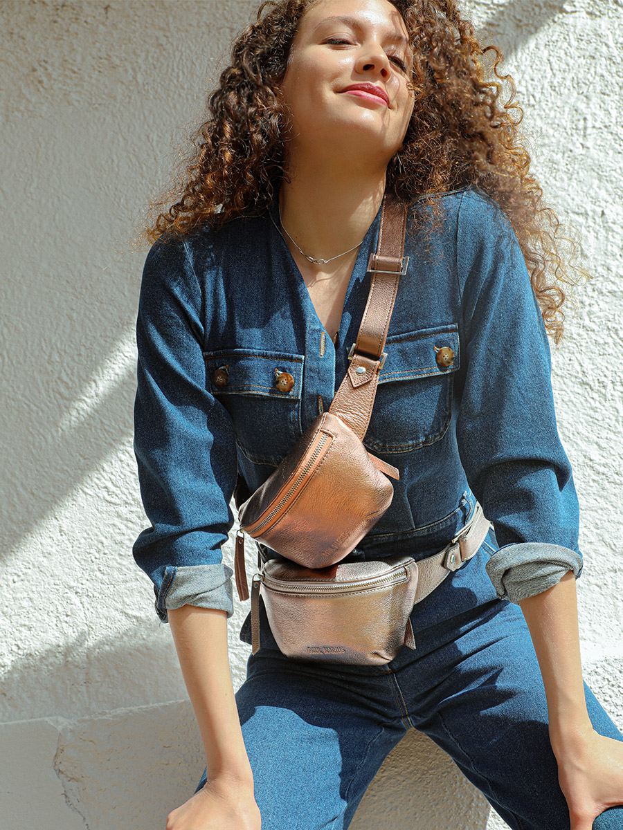 photo-interieur-mini-banaan-bag-leather-gold-pink-woman-labane-xs-gold-paul-marius-m503xs-g-pi