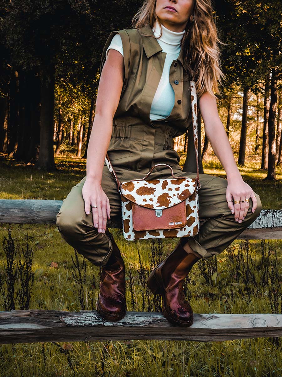 foto-buidelzak-bandolier-leder-vrouw-mademoiselle-george-rodeo-paul-marius-w05-ro