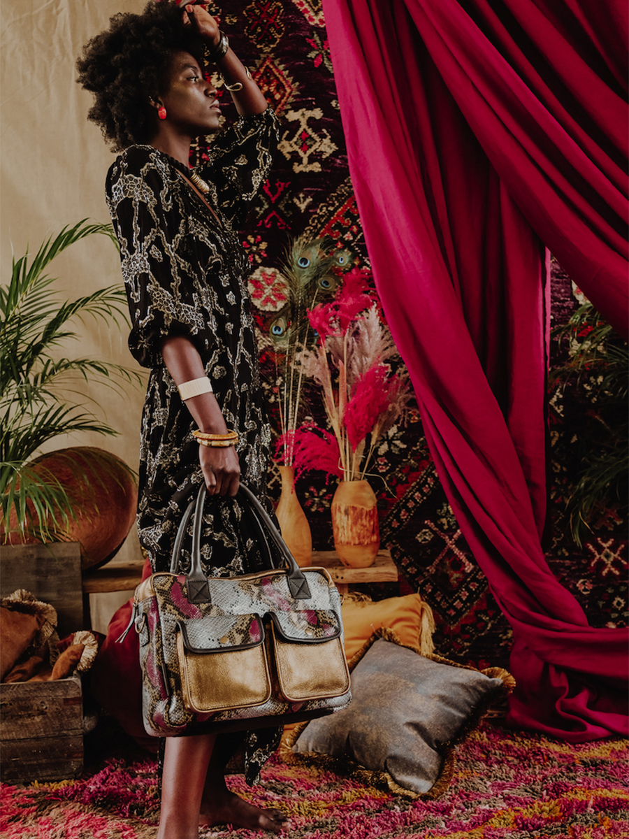 foto-documentdrager-vrouwen-leder-ledandy-byzilver-paul-marius-w04-byz