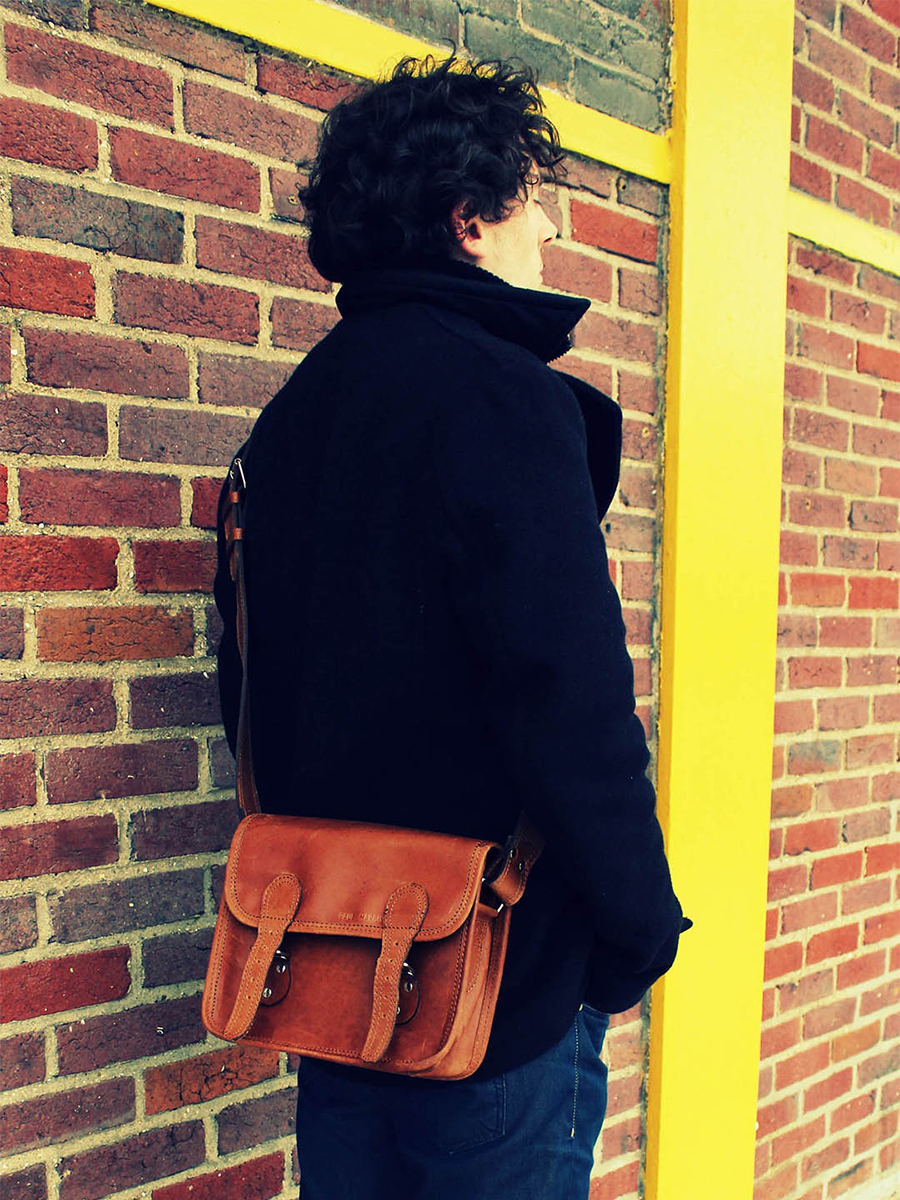 foto-buidel-leren-schoudertas-vrouw-bruin-lasacoche-s-naturel-paul-marius-m02s10-l