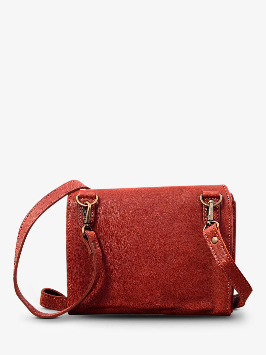 foto-rugzak-bandolier-leder-vrouw-bruin-laminaudiere-bruin-paul-marius-m301-mb