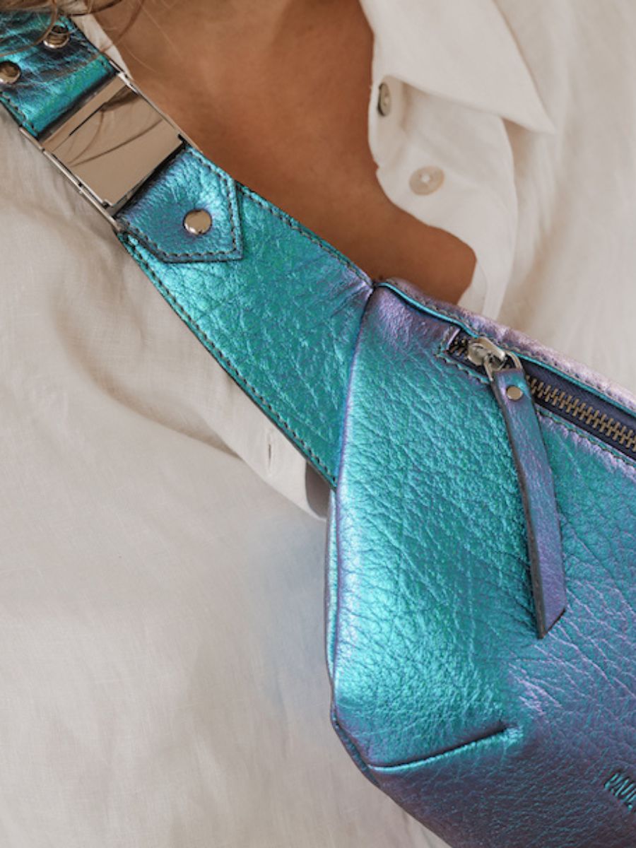 foto-mATERIAAL-BANANA-BAG-IN-BLAUW-LEDER-LABANE-SCARABEE-PAUL-MARIUS-M503-P-BLU
