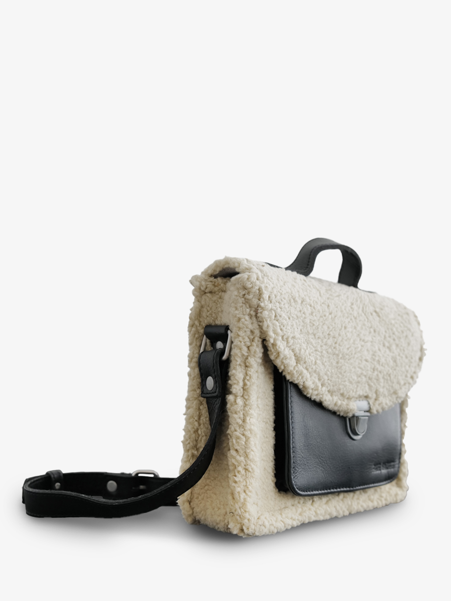 photo-vue-de-dos-sac-bandouliere-cuir-vrouw-zwart-mademoiselle-george-himalaya-noir-huile-paul-marius-w05-sh-w-obl