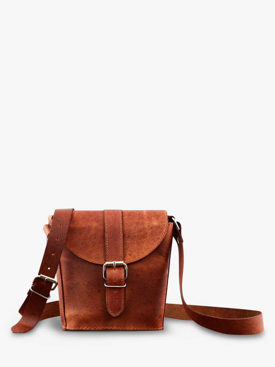 foto-front-sandouliere-tas-vrouw-leder-bruin-lauthentiek-naturel-paul-marius-m43s-l