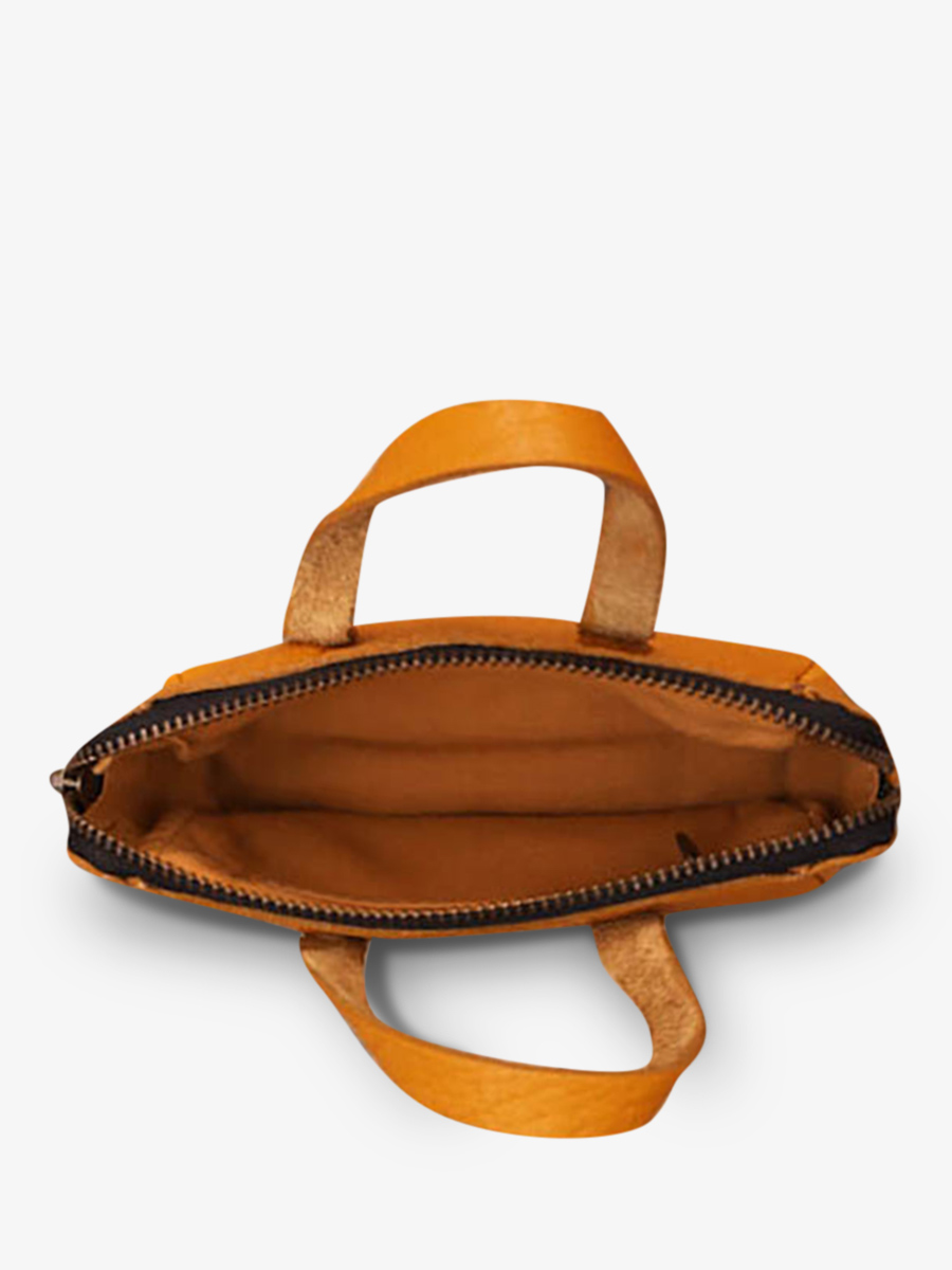 foto-interieur-verpleegster-leder-geel-monpremier-paul-marius-safran-paul-marius-bbw-y