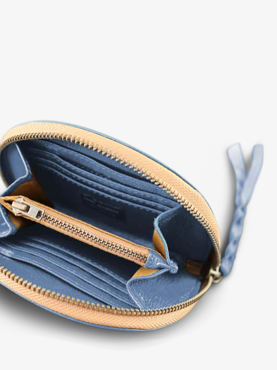 foto-interieur-leder-woman-blauw-wallet-manon-blauw-lavendel-paul-marius-m32-bl