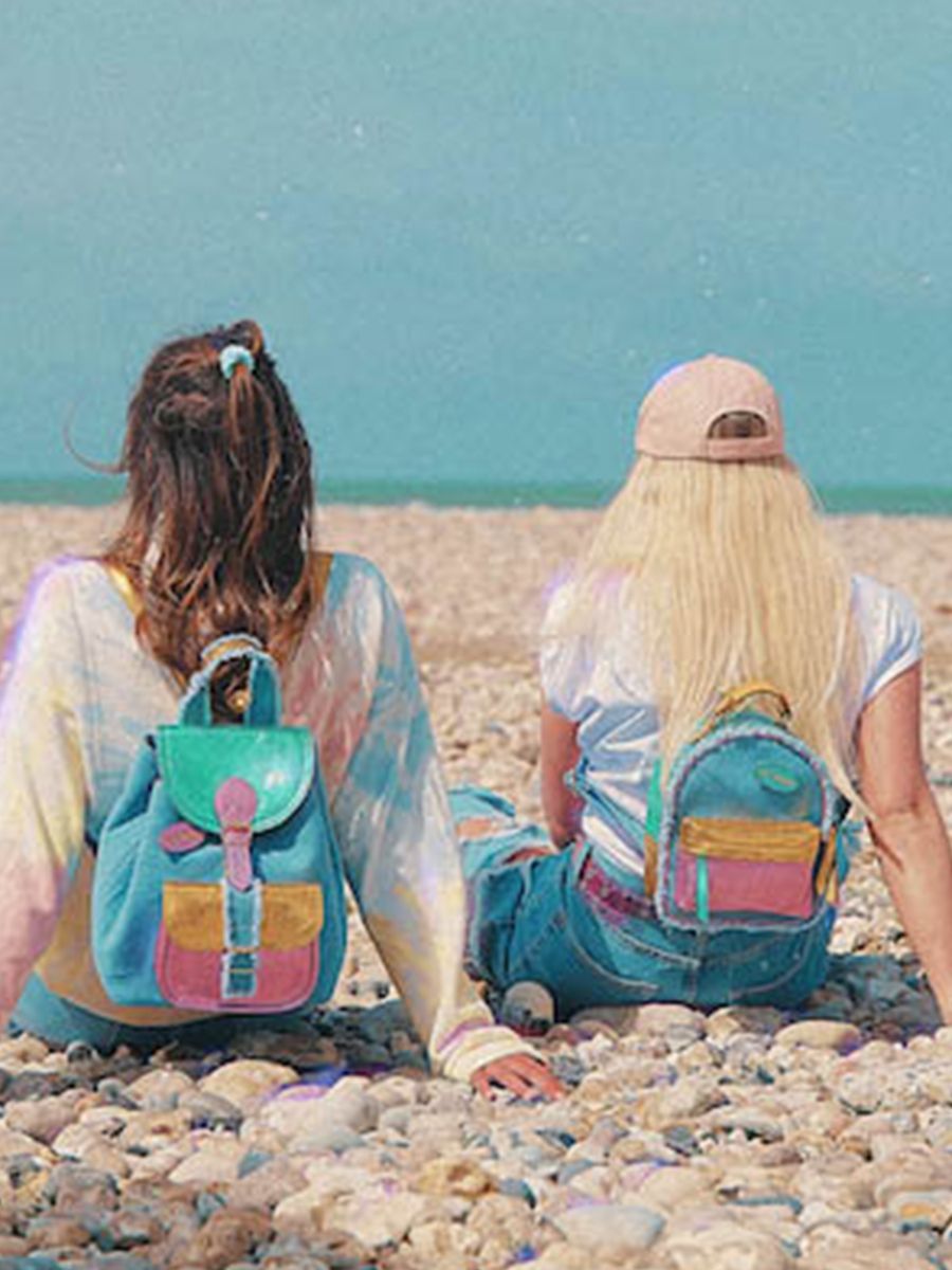 foto-portee-kleine-leren-rugzak-dames-lemini-intrepide-90s-paul-marius-m37s-denim