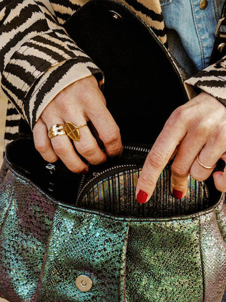 photo-belt-bag-leather-paulmarius-blue-green-suzon-m-boreal-paul-marius-w25m-msp