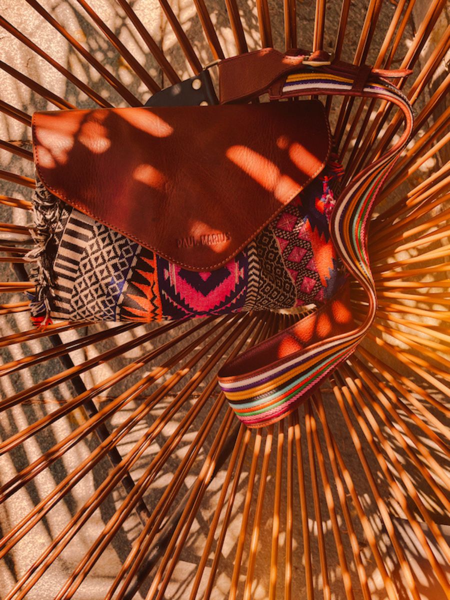 foto-vue-de-face-sac-bandouliere-cuir-paulmarius-blauw-wit-suzon-m-horizon-paul-marius-w25m-hor