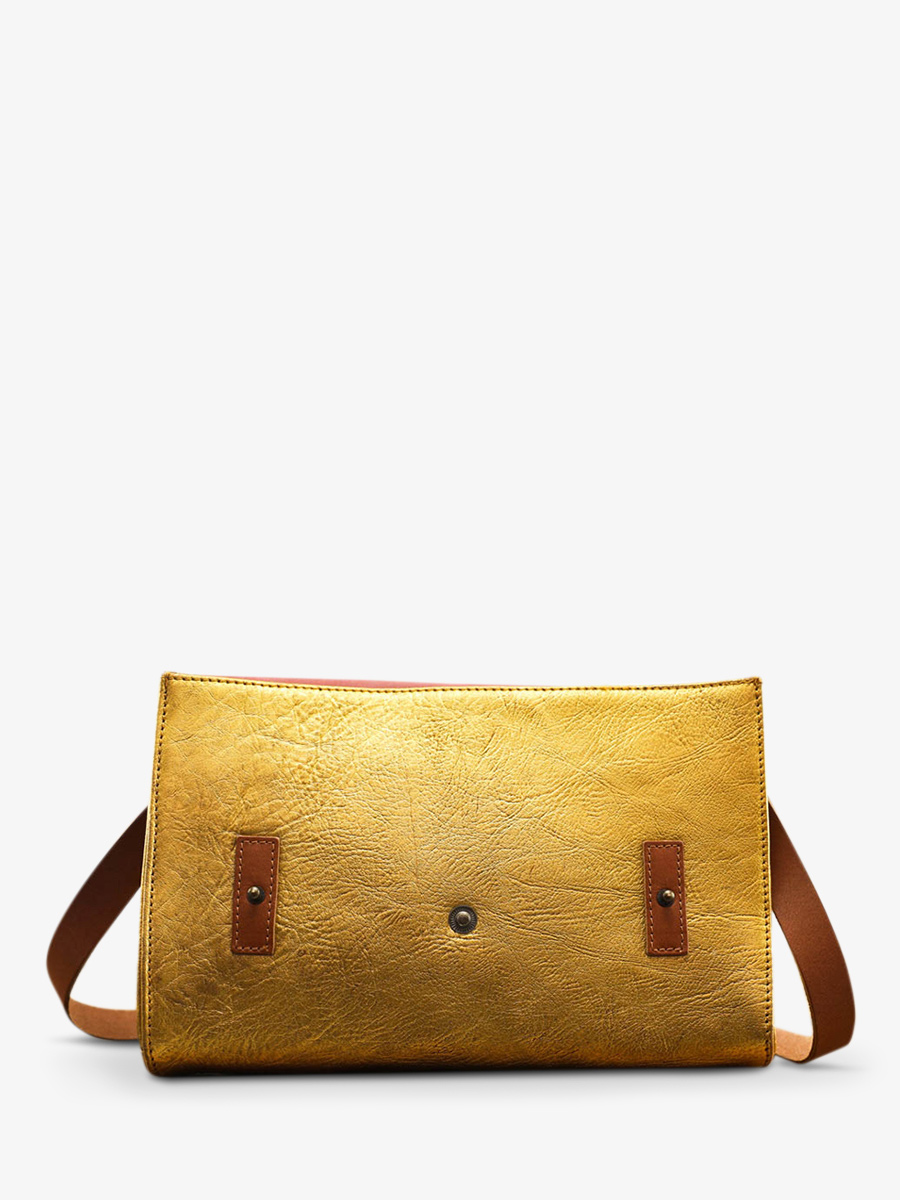 foto-interieur-bandelier-tas-leder-vrouw-ink-goud- onmisbaar-luipaard-ink-goud-paul-marius-w08-lp-pi-g