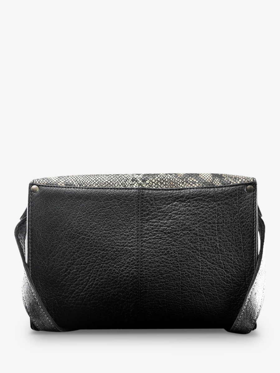 photo-vue-de-dos-sac-bandouliere-cuir-vrouw-zilver-zwart-indispensabel-python-zilver-zwart-paul-marius-w08-p-s-b