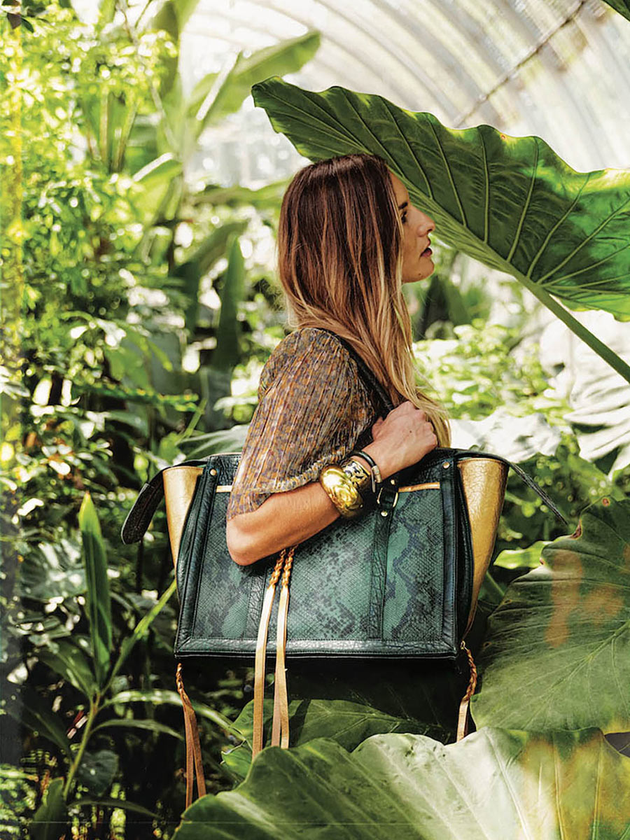 foto-handtas-leren-handtas-vrouw-rechts-rave-m-oasis-paul-marius-w19m-oa