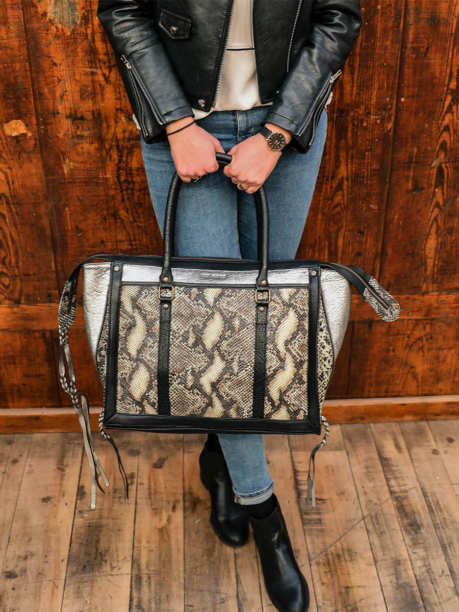 photo-hand-bag-carrier-leather-LEATHER-BUSINESS-SILVER-BLACK-RIGHT-RIVER-L-PYTHON-SILVER-BLACK-PAUL-MARIUS-W19L-P-S-B