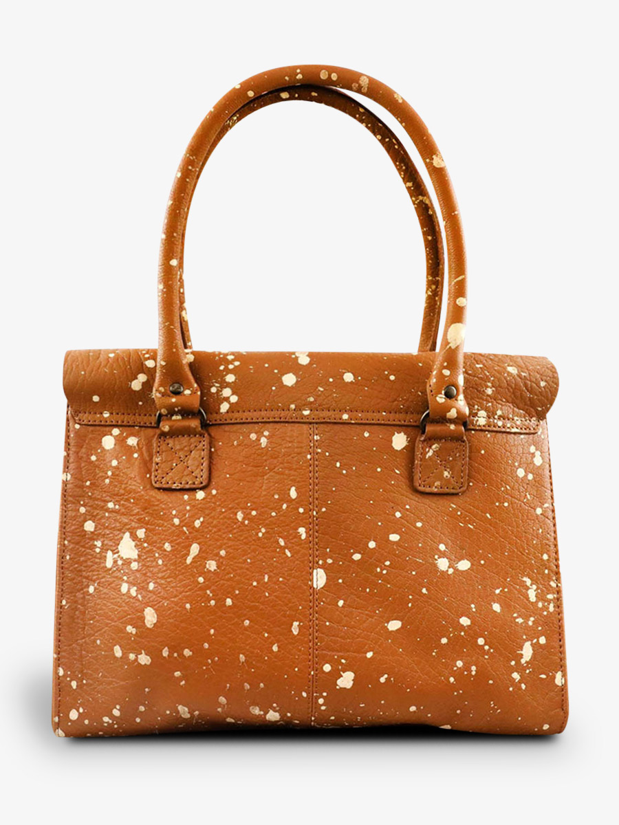 foto-handtas-bandtas-leder-vrouw-beige-links-kunstenaar-m-sand-paul-marius-w01m-a-n