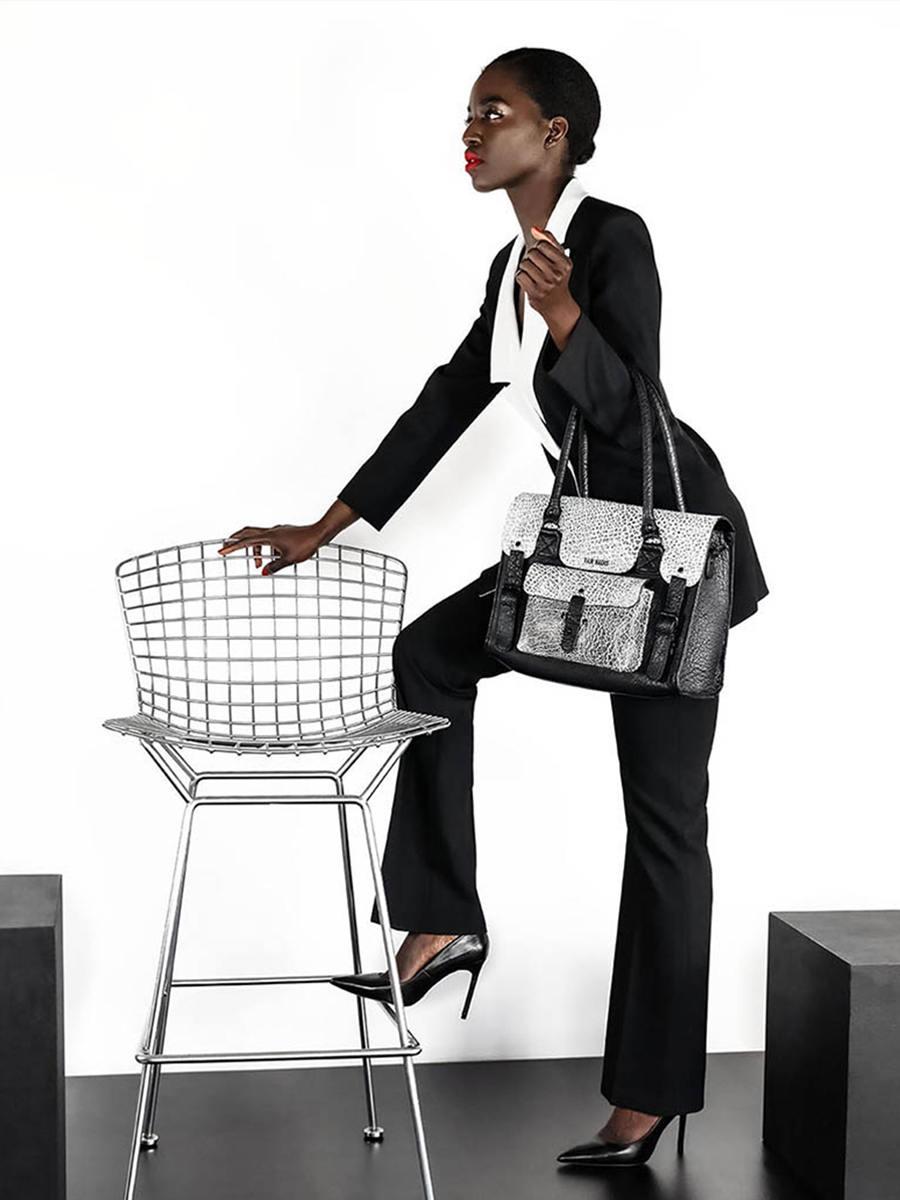 photo-front-view-bandouliere-bag-leather-woman-lerive-left-m-print-paul-marius-w01m-b-w