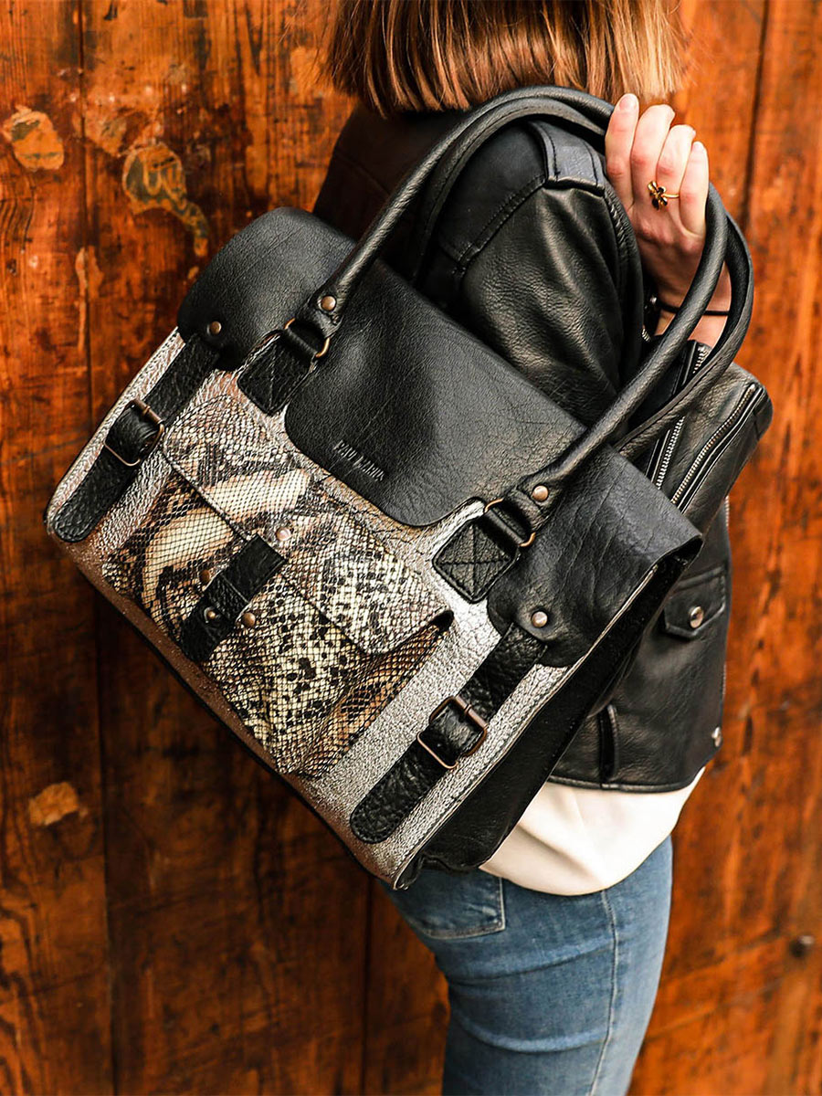 photo-purse-bandolier-LEATHER-WOMAN-SILVER-BLACK-LEFT-EDGE-M-PYTHON-SILVER-BLACK-PAUL-MARIUS-W01M-P-S-B
