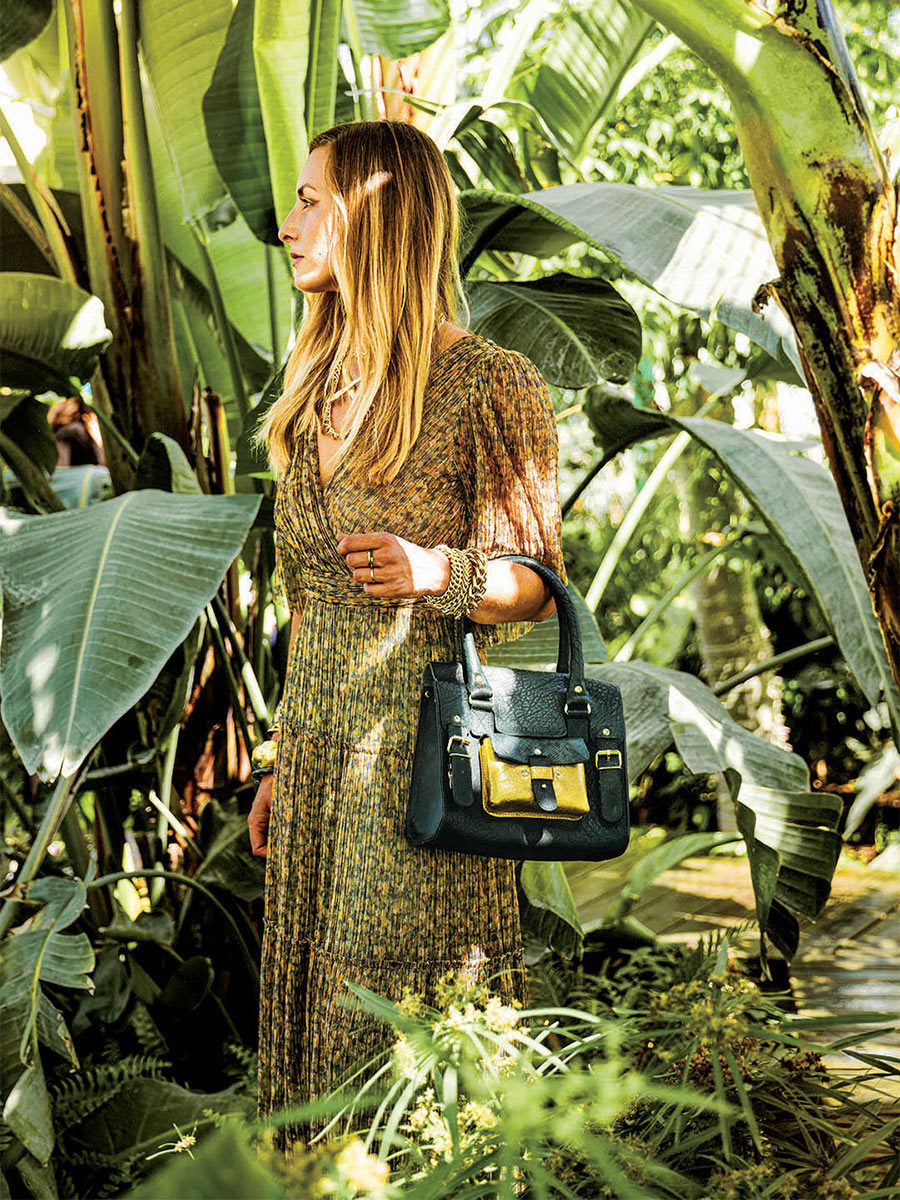 foto-vooraanzicht-bandelier-tas-leder-vrouw-links-s-oase-paul-marius-w01s-oa