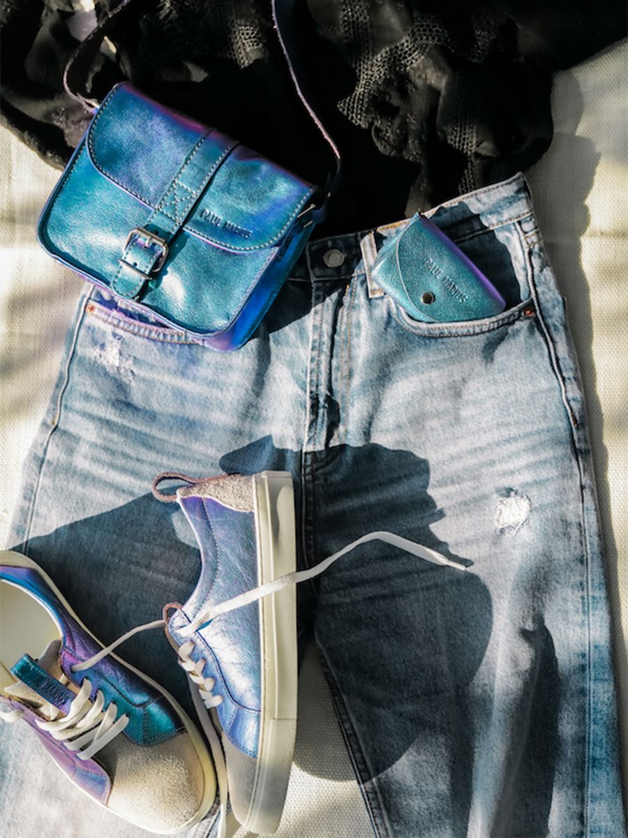 foto-materiaal-klein-bandouliere-tas-leder-vrouw-blauw-essentieel-scarabee-paul-marius-m21-p-blu