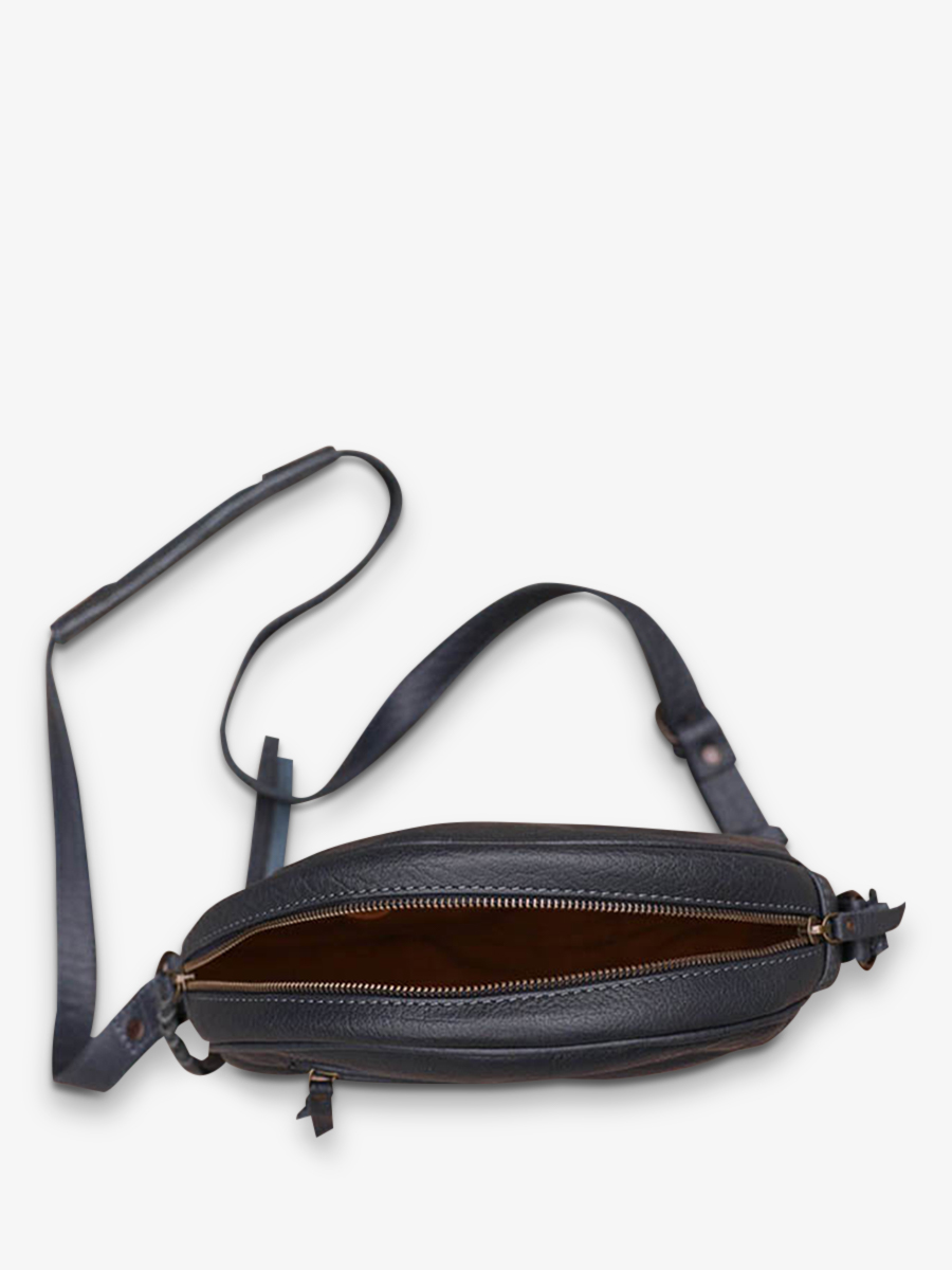 foto-interieur-bandouliere-tas-vrouw-leer-blauw-lecrin-blauw-ink-paul-marius-w15-db