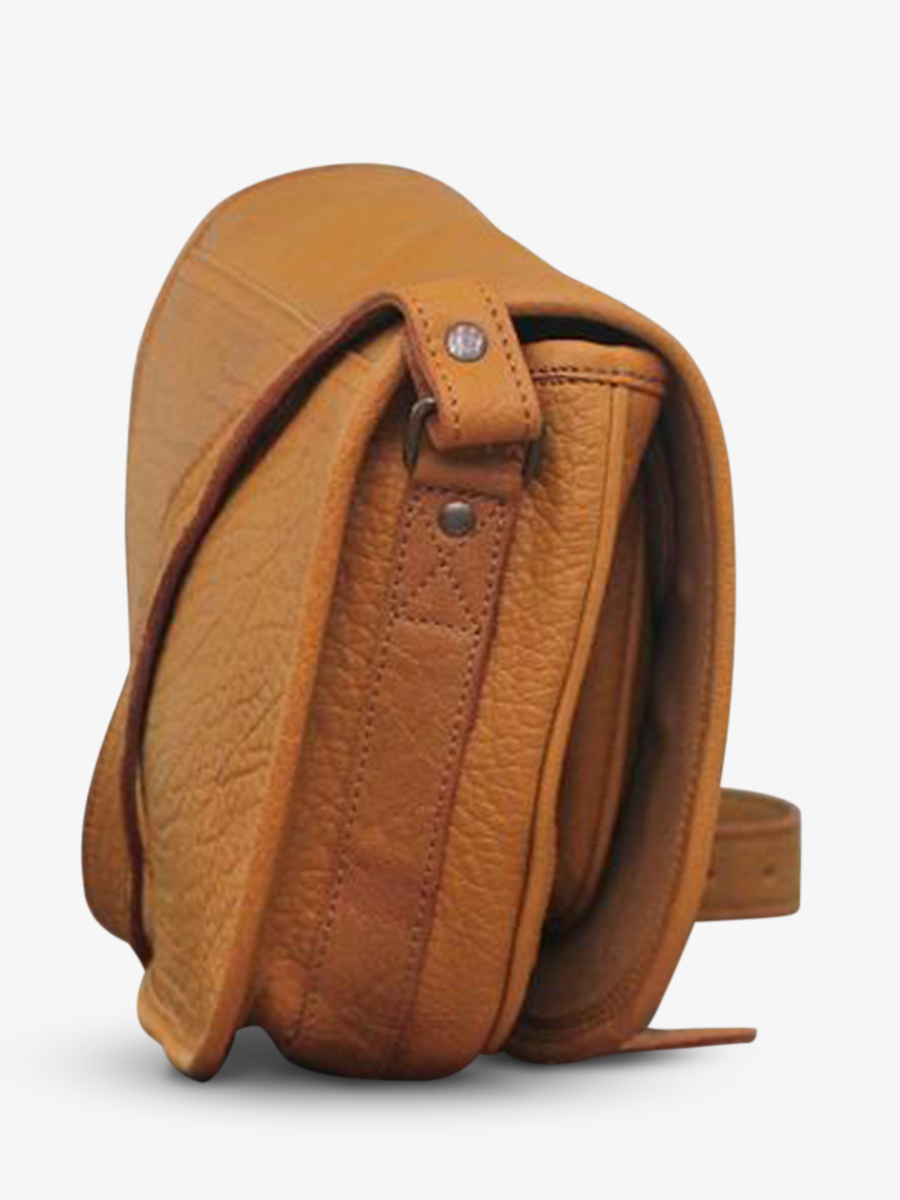 foto-interieur-leren-vrouwen-bandtas-geel-levagabond-safran-paul-marius-m44l-y