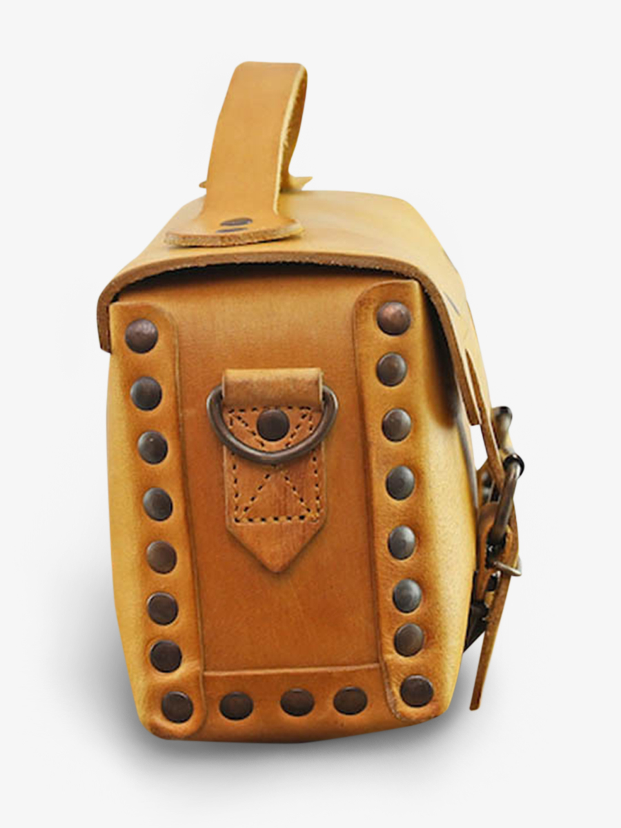 foto-cote-view-leren-bandolier-tas-vrouw-geel-vakman-safran-paul-marius-p02-y