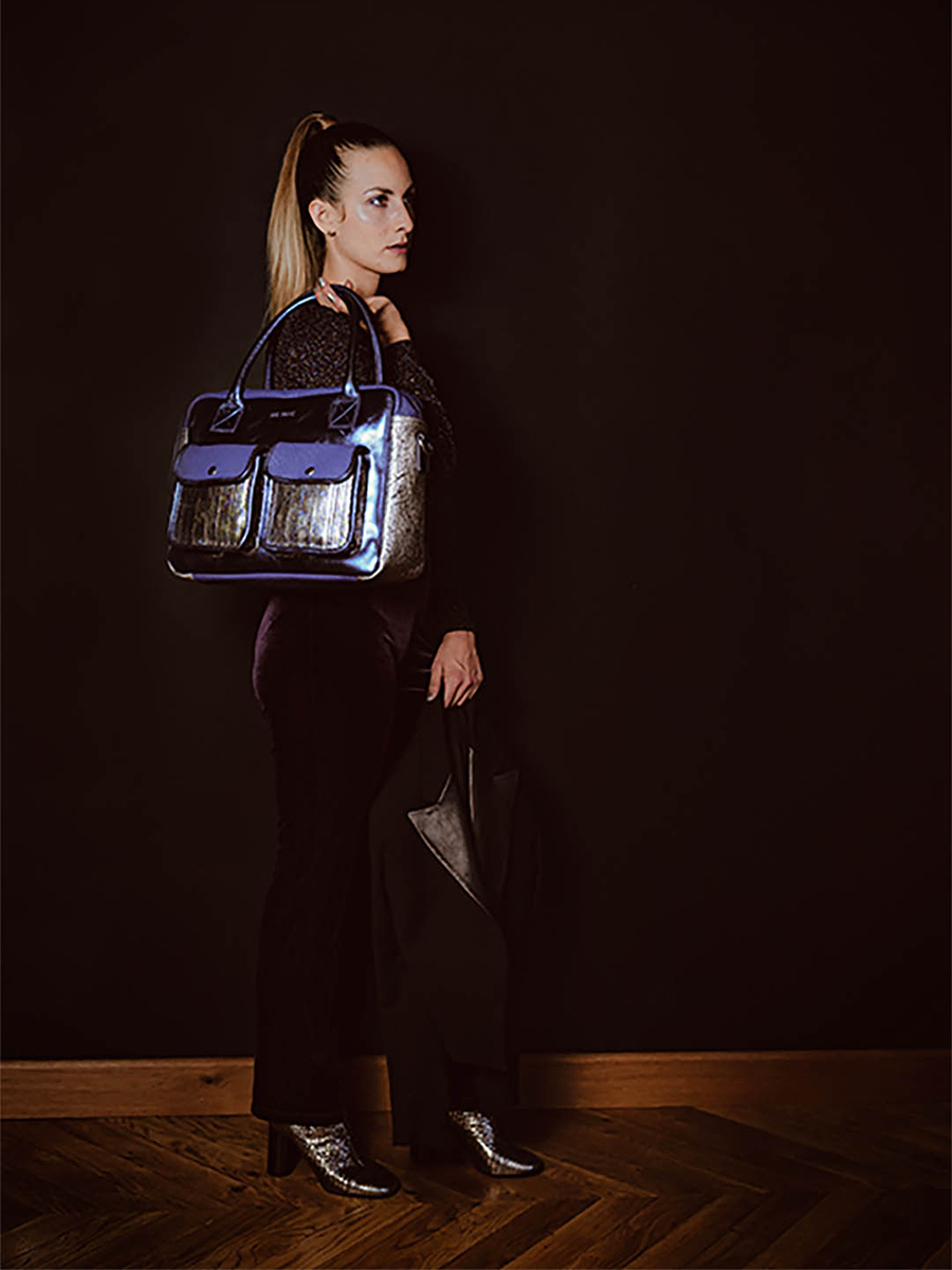 foto-documenthouder-leer-vrouw-ledandy-cosmos-paul-marius-w04-cs