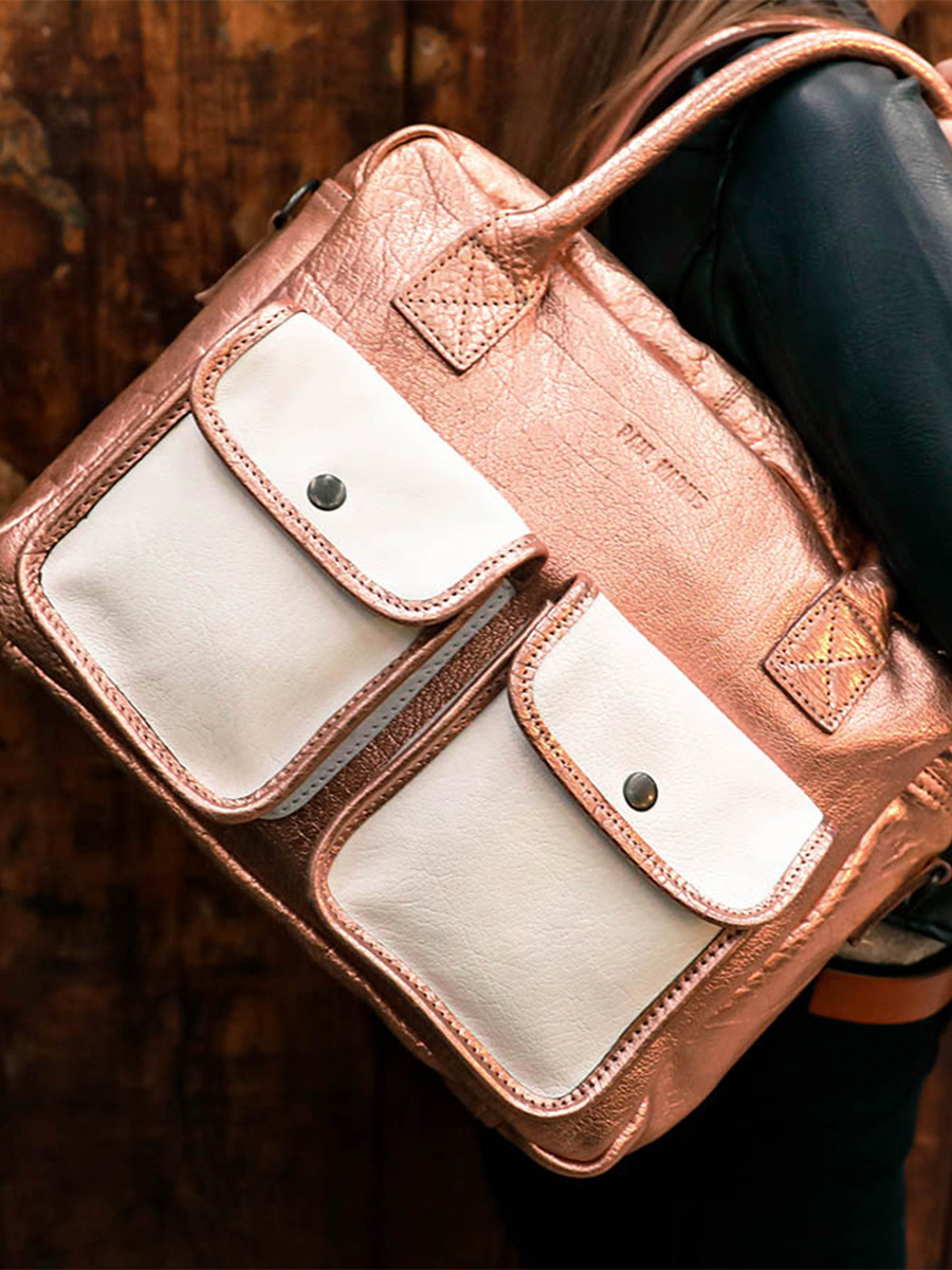 foto-documenthouder-leer-vrouw-roze-goud-wit-ledandy-goud-wit-paul-marius-w04-g-pi-w