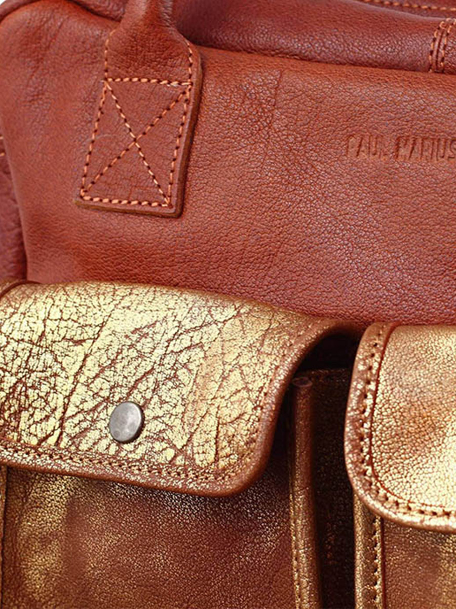 foto-materiaal-document-deur-vrouw-leder-bruin-goud-ledandy-natuur-goud-paul-marius-w04-l-g