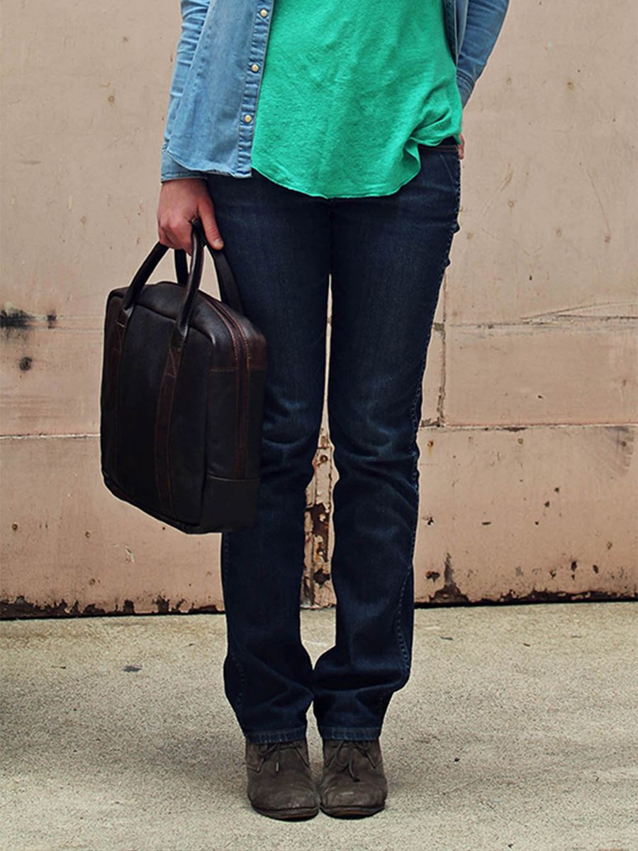 foto-interieur-sacoche-ordinateur-cuir-noir-lemecanograaf-indus-paul-marius-m22-d