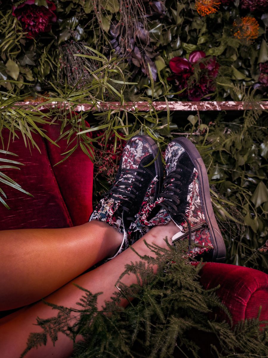 photo-portee-sneaker-vrouw-leer-pm001-boheme-paul-marius-pm001-canva-b-s35