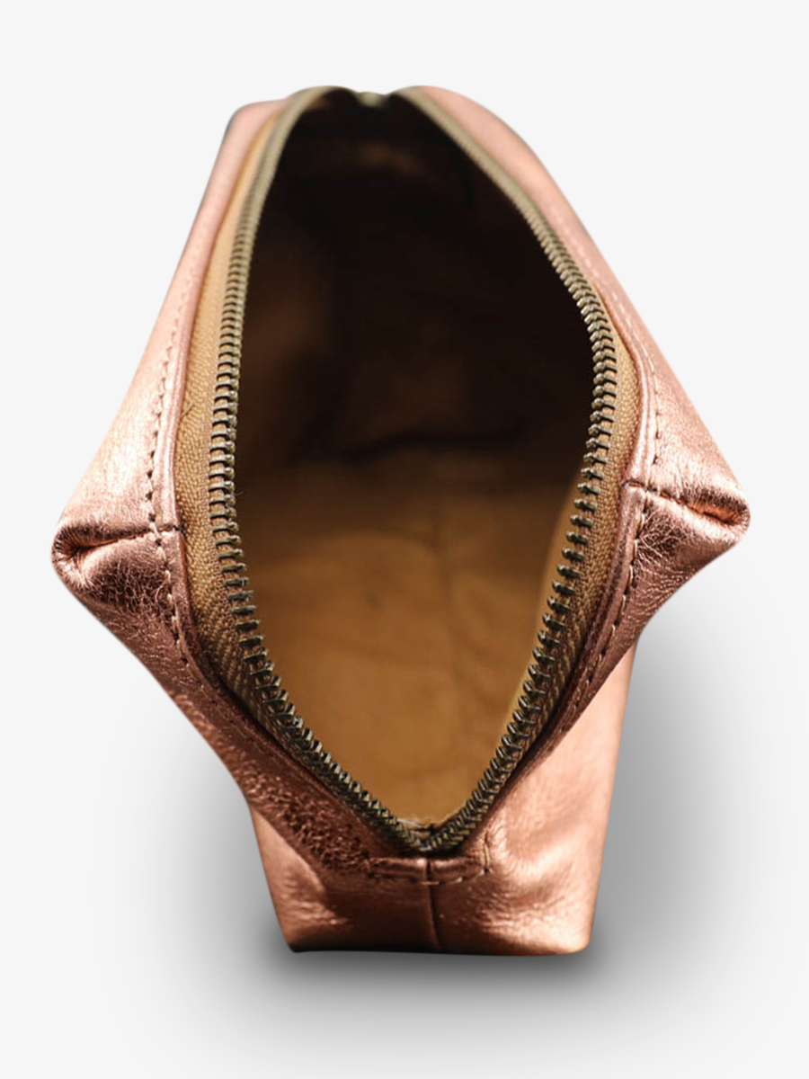 foto-interieur-leren-zak-vrouw-ink-goud-adele-ink-paul-marius-m500-g-pi