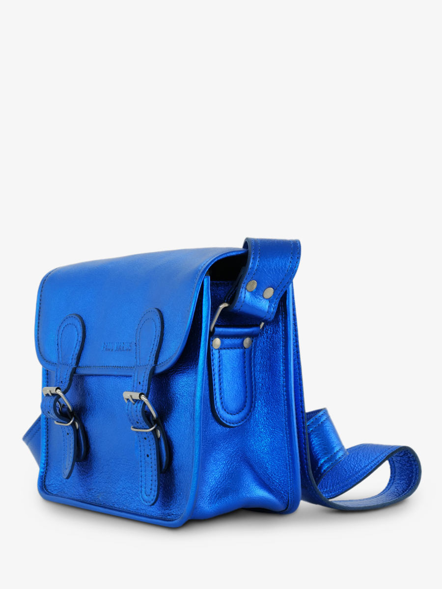 foto-vue-de-cote-sac-bandouliere-cuir-vrouw-blauw-la-sacoche-s-ultraviolet-paul-marius-m02s10-uv-b