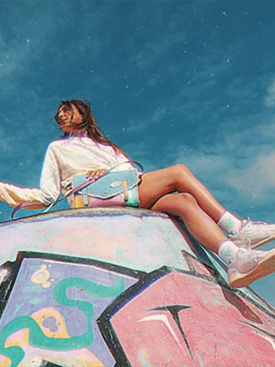 foto-tas-schoudertas-leer-vrouw-onmisbaar-90s-paul-marius-w08-denim