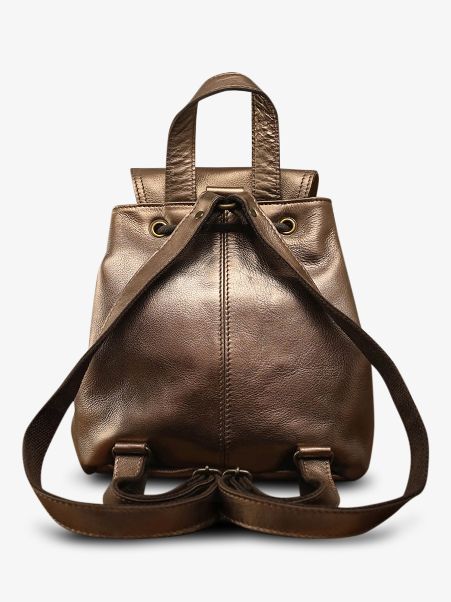 foto-rugzak-leder-vrouw-koper-lebaroudeur-koper-paul-marius-m40-c