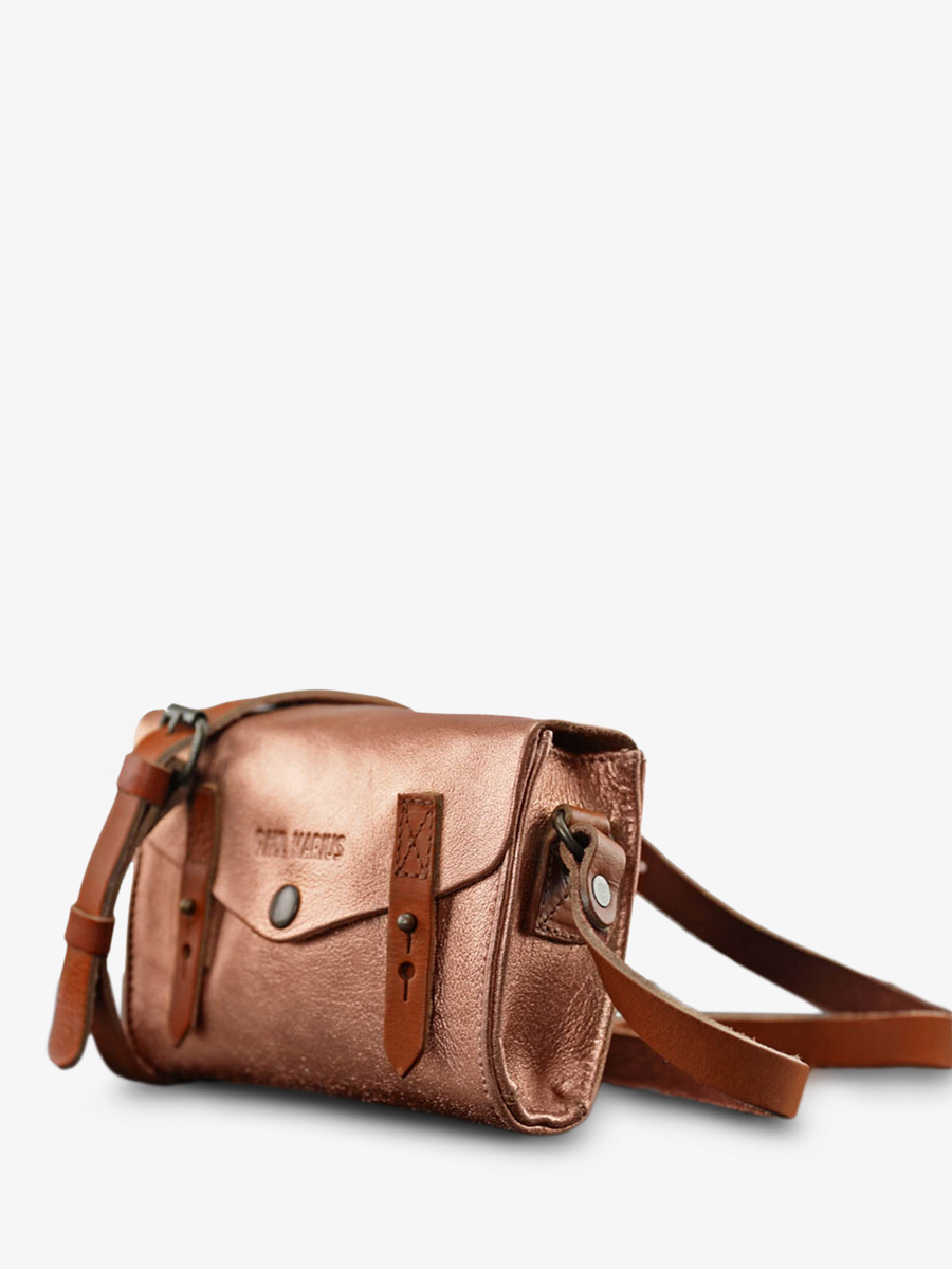 photo-vue-de-cote-bandouliere-bag-leather-woman-pink-gold-le-mini-indispensable-rose-gold-paul-marius-w08s-g-pi