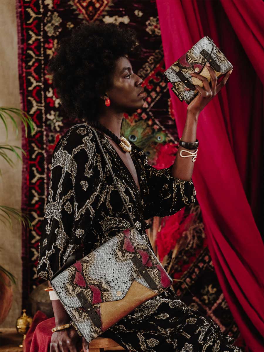 foto-interieur-bandtas-vrouw-leren-mini-onmisbaar-byzance-paul-marius-w08s-byz