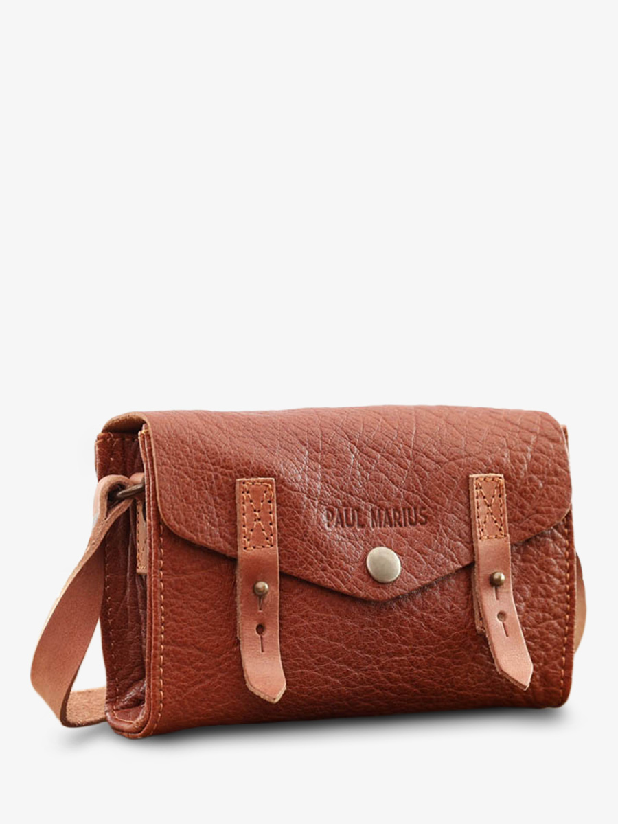 foto-interieur-bandelier-tas-vrouw-leder-mini-onmisbaar-natuurlijk-paul-marius-w08s-l