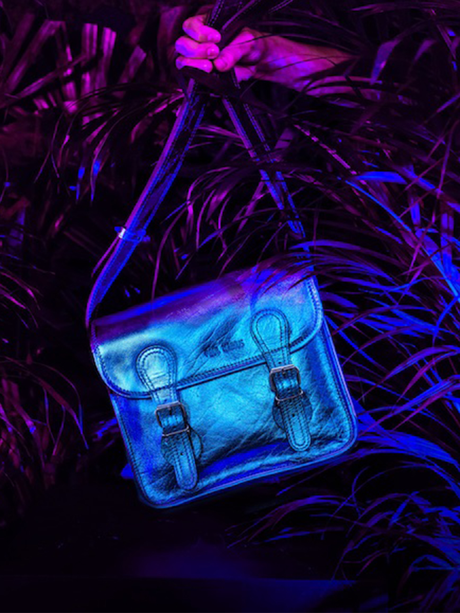 foto-bag-bandolier-leer-vrouw-blauw-lasacoche-s-scarabee-paul-marius-m02s10-p-blauw