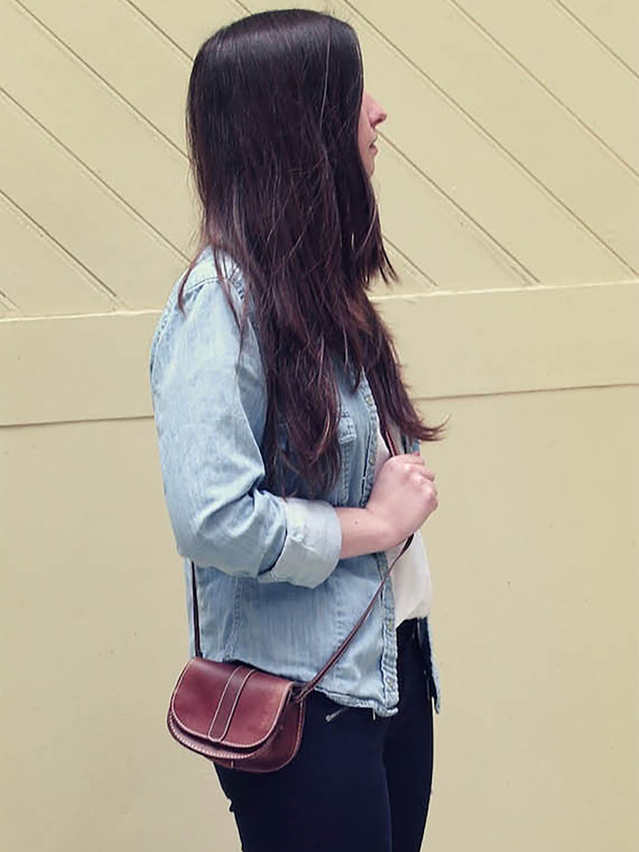 foto-minibandtasje-meisje-leder-bruin-mignon-naturel-paul-marius-m42-l