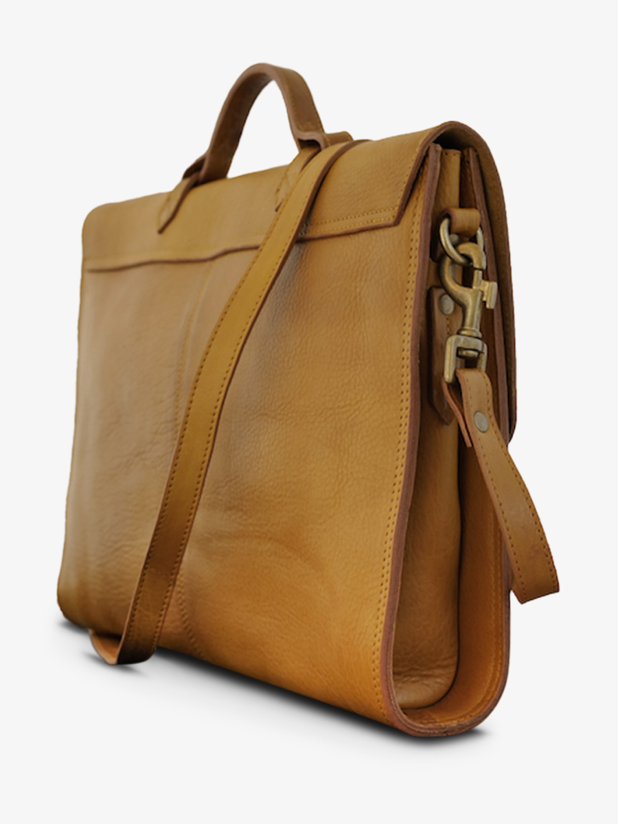 foto-colporteur-documenthouder-bruin-leder-honing-honing-olie-paul-marius-m13-lichaam