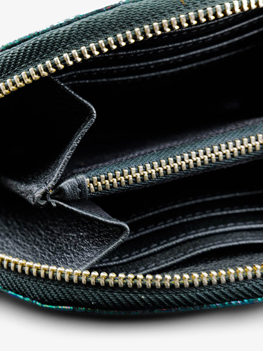 foto-interieur-leder-vrouw-blauw-groen-portfolio-manon-boreal-paul-marius-m32-msp