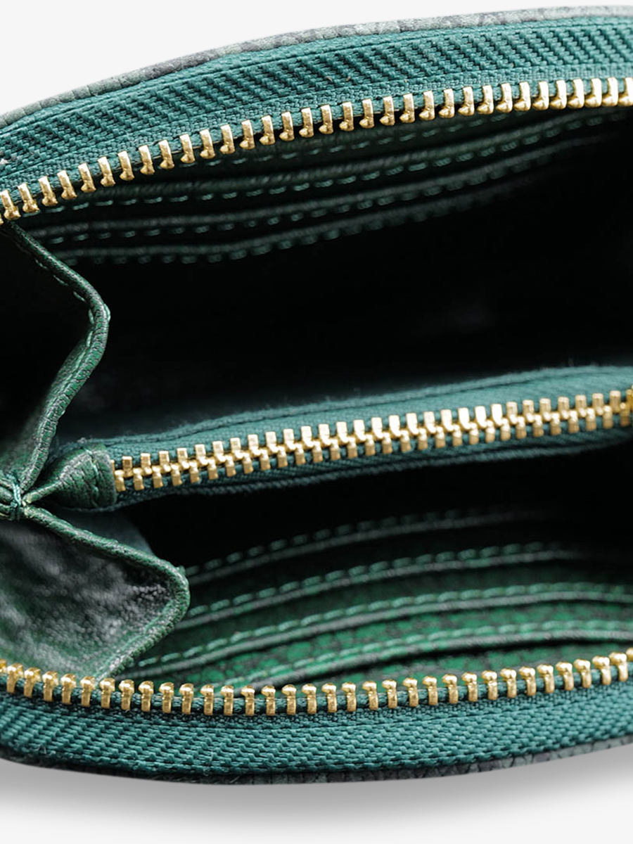 foto-interieur-leer-vrouw-portefeuille-manon-python-green-forest-paul-marius-m32-p-gf-g