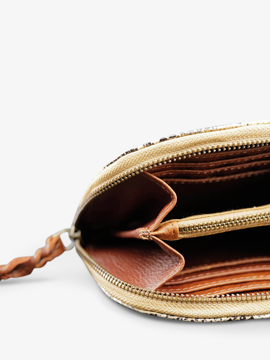 foto-interieur-leder-vrouw-python-leportefeuille-manon-python-molure-paul-marius-m32-p-w-l