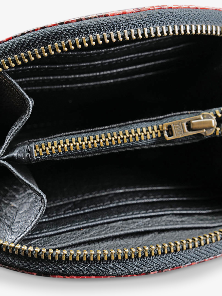 foto-interieur-leder-leder-rood-portfolio-manon-python-red-grenat-paul-marius-m32-p-rg-g-pi