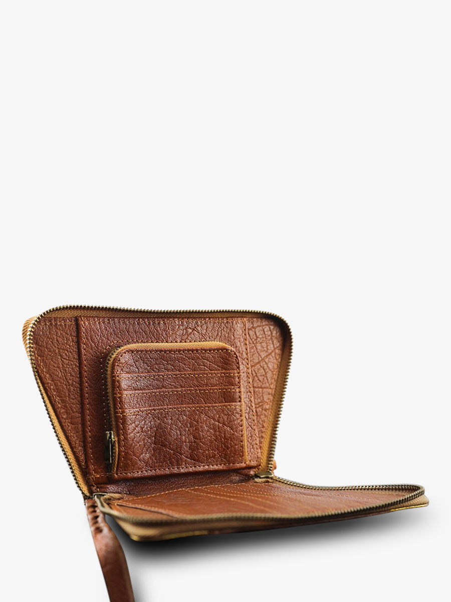 foto-interieur-leerdeur-vrouw-bruin-goud-blad-emma-naturel-gold-paul-marius-w24-l-g