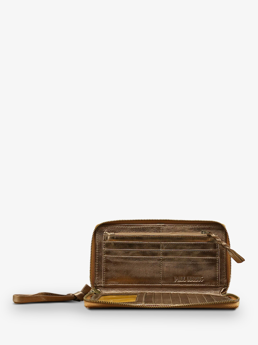 foto-interieur-leer-vrouw-koper-leaflet-karlotte-koper-paul-marius-m63-c