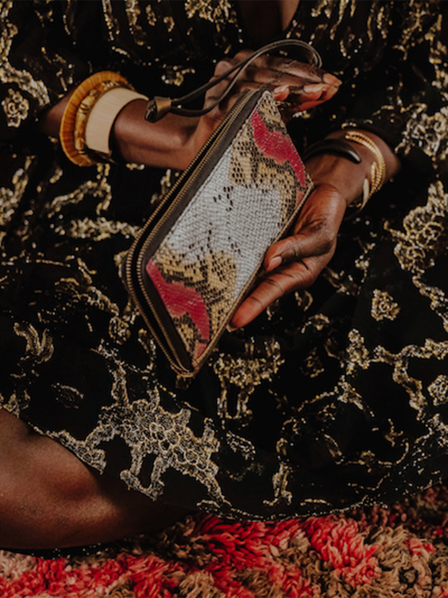 foto-interieur-leren-vrouw-portfolio-charlotte-byzance-paul-marius-m63-byz