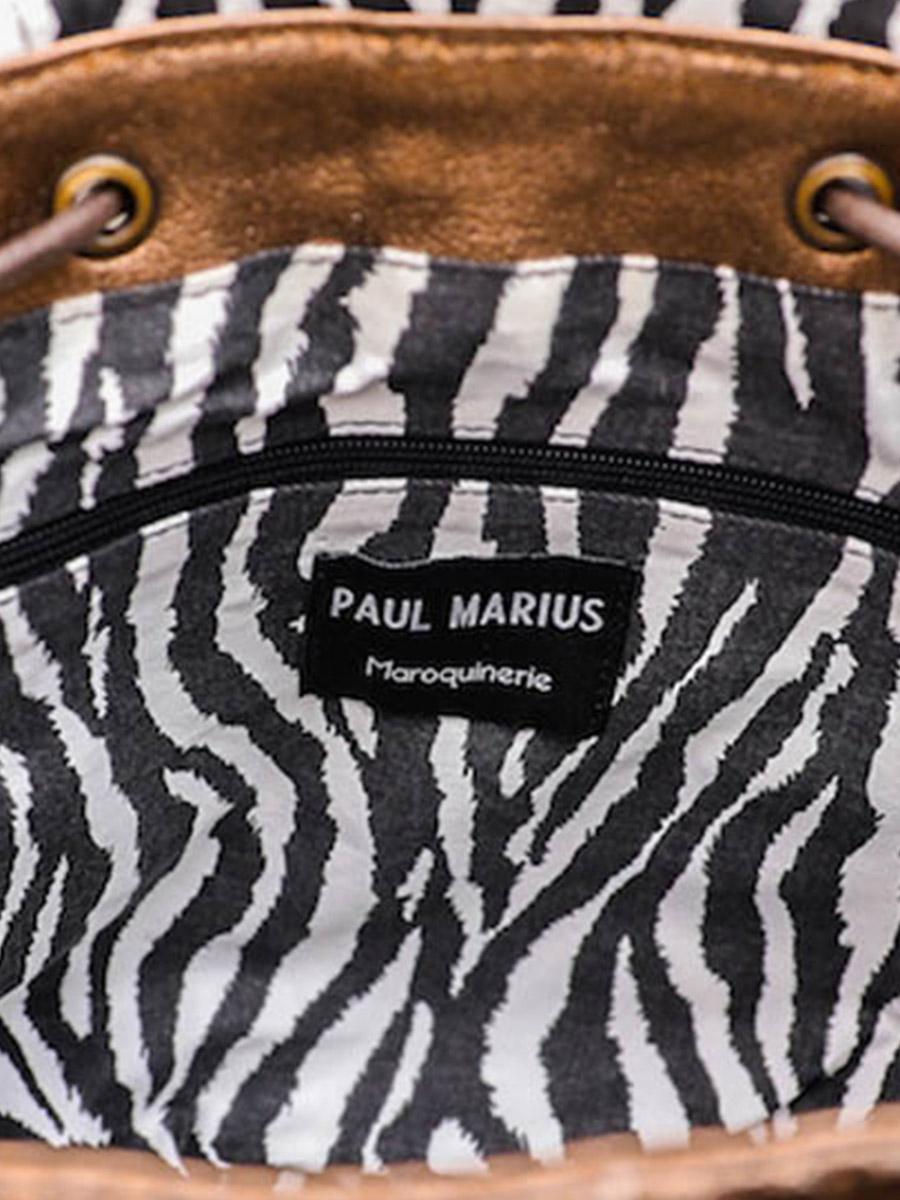 foto-vue-de-cote-sac-a-dos-cuir-vrouw-kaki-civre-lebaroudeur-chimere-kaki-civre-paul-marius-m40-ch-c